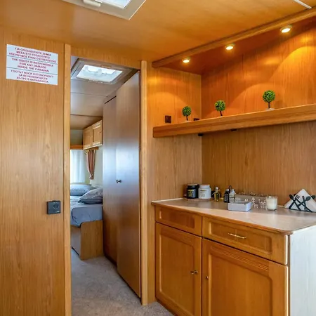 Sarakina Caravans By The Sea Campsite *
