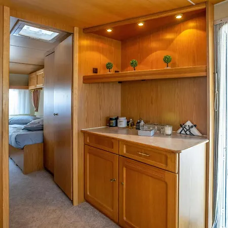 Sarakina Caravans By The Sea Campsite *