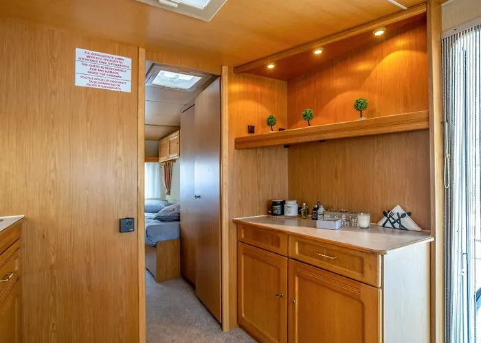 Sarakina Caravans By The Sea Camping *